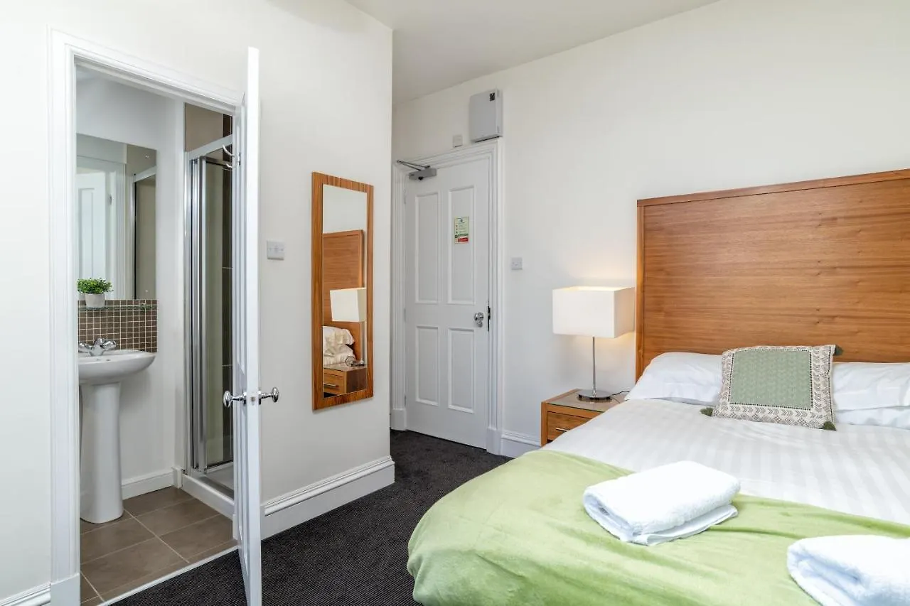 Spacious 5-Bedroom Townhouse In The West-End Aberdeen Apartmán